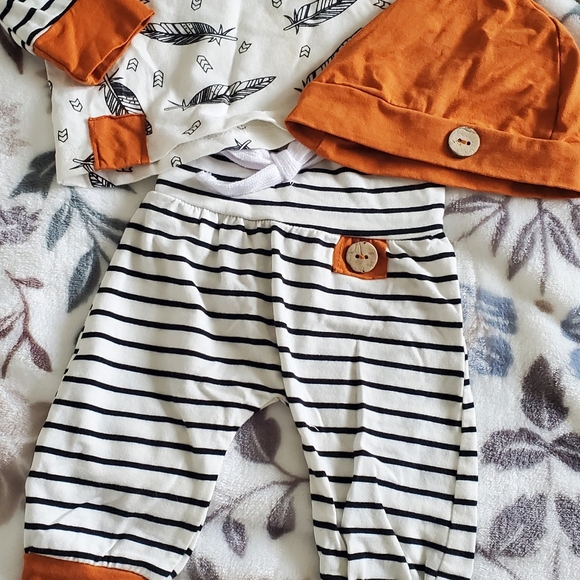 Carter's Orange and Black Halloween Baby Set - Picture 3 of 4